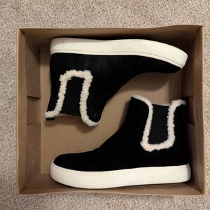 Lucky Brand Kichai Cozy Chelsea Boot - Black